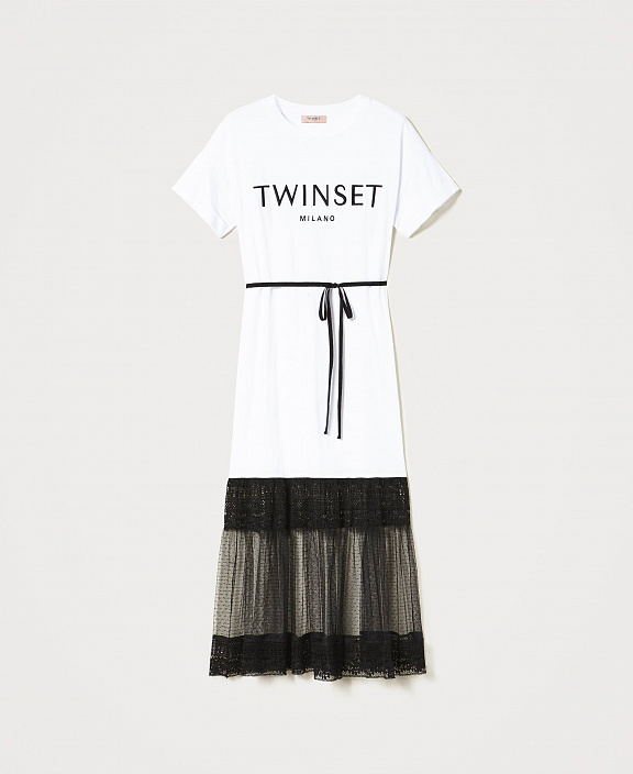 Длинное платье со вставками из тюля и кружева