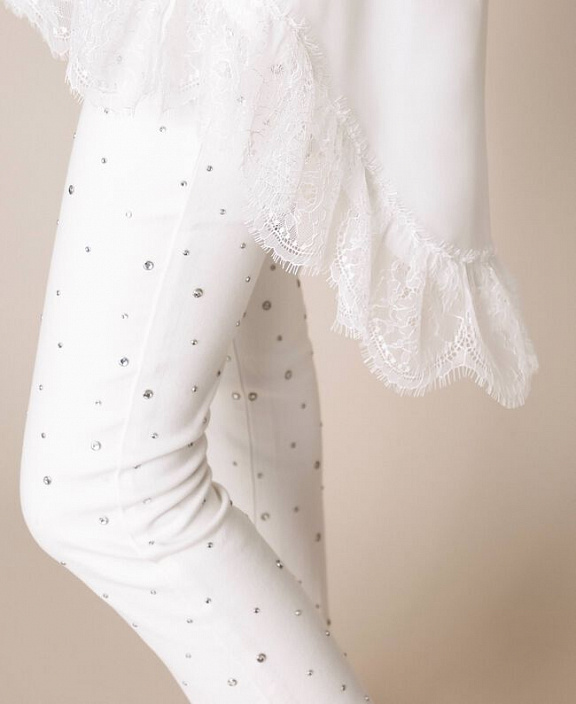 Футболка с кружевом