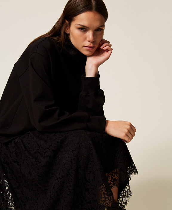 Платье миди из футера и кружева