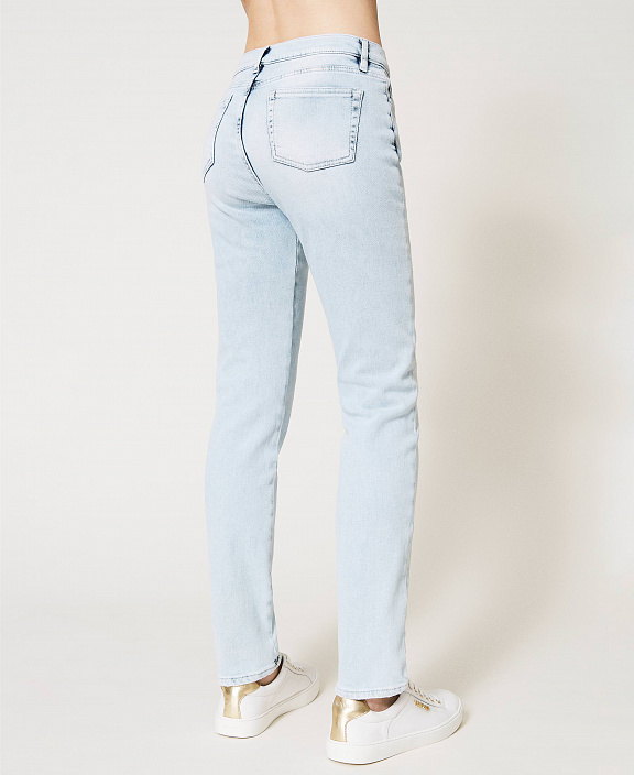 Джинсы прямого кроя