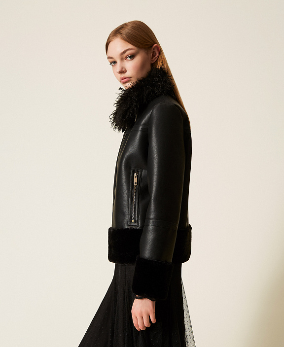 Куртка с имитацией натуральной кожи и искусственным мехом