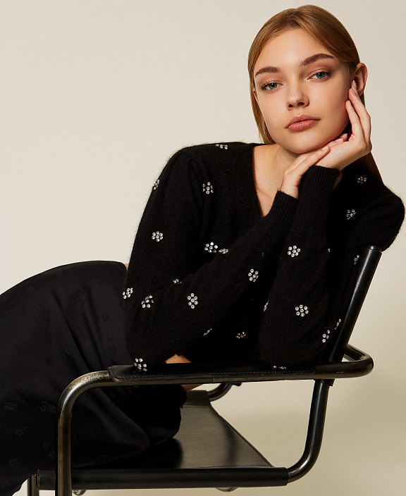 Кардиган из смесовой ангоры с вышивкой